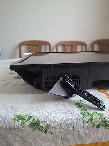 monitori za kompjuter polovni: VOX LED TV – dijagonala oko 32 inča - Tanka crna rama, postolje sa — 4