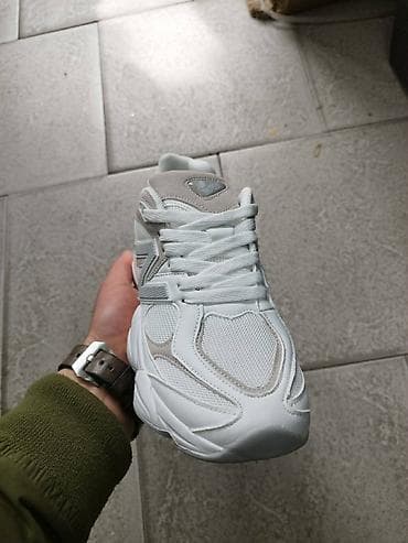 97 patike: 36-41
3.900 — 3