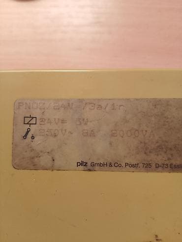 konstrukcija za panele: Sigurnosni rele Pilz PNOZ – model 17753 (PNOZ 24V) za delove Opis: - — 2