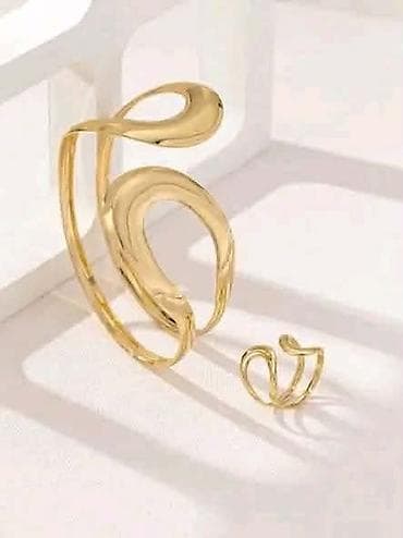 oakley naocare za sunce: Luksuzni set za nju 💃
Prsten+narukvica 👑
✨️💫Cena seta 1900 din
💋 — 4