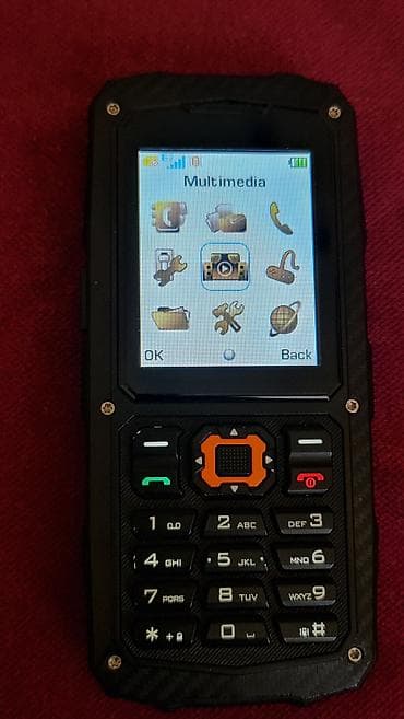 Rugged telefon CYRUS – izdržljiv “feature phone” za teren -