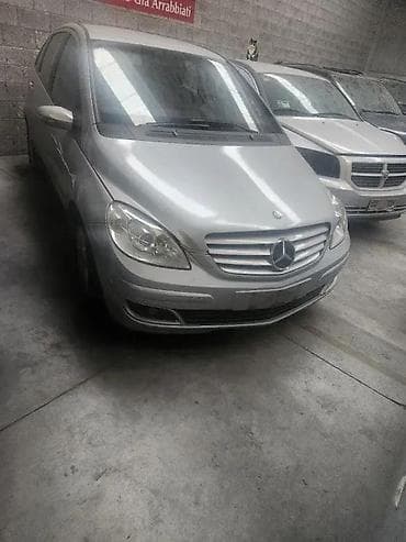 guma za vucu: DESNI FAR MERCEDES B KLASA | Desni far mercedes b klasa — 2