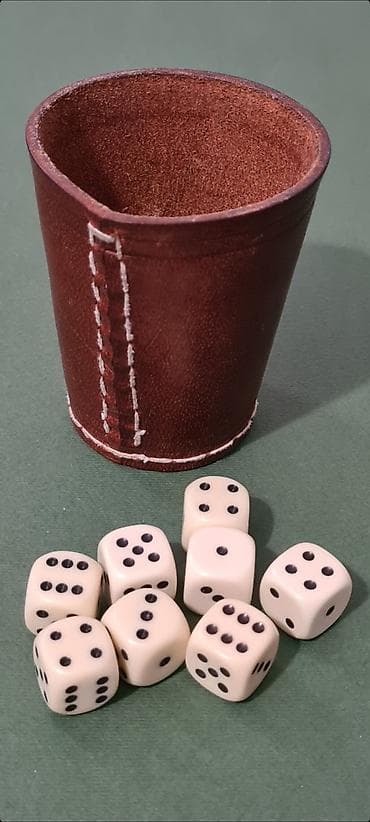 kockice za jamb: Na prodaju od čiste kože čašica za bacanje kockica sa setom od 8 istih — 5
