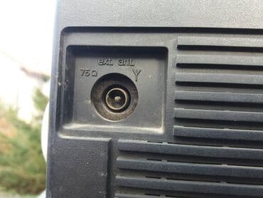 Headphones: Universum ctr 2304u. -radio ispravno. -dek premotava levo i desno — 9