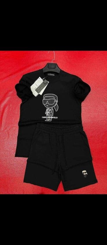 hoodrich komplet: Muski sportski komplet.

Velicine s-xxl. Cena 2800 din — 2