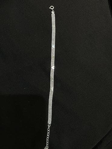 muske kozne narukvice: Srebrnasta narukvica sa nizom sitnih srca - Delikatna lančana — 4