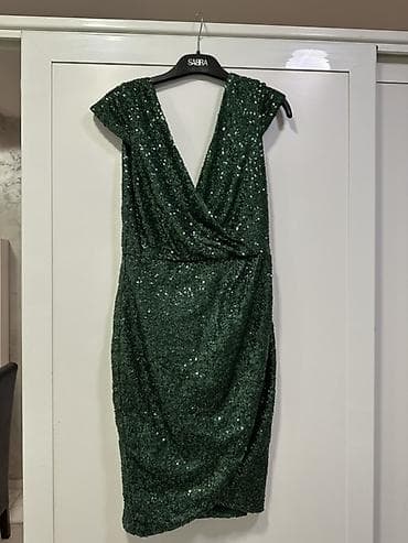 haljine kratke: Elegantna smaragdno-zelena haljina sa šljokicama - Kroj: midi dužina — 1
