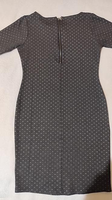 Haljine: Uska haljina sa sitnim tufnama - Boja: tamnosiva/ugalj s diskretnim — 8