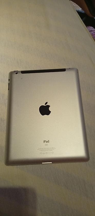 najboljem muzu i tati: IPad tablet – beli, 9.7" ekran Karapkteristike i detalji: - Prikaz — 7