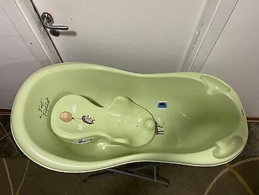 forma ideale komode sa staklom: Prodajem tega kadicu 102 cm, sa stalkom i podmetacem za ledja,kratko — 2