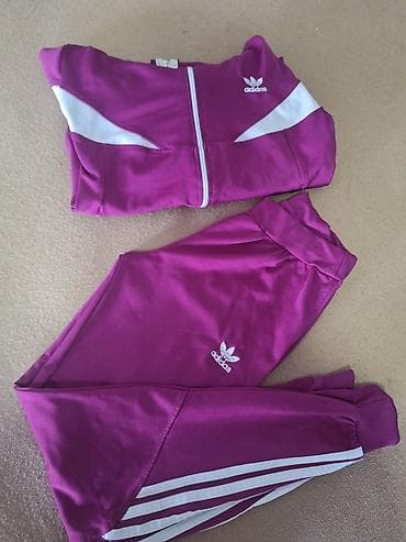 Sweatshirts: Trenerka za devojcice kao nova. vel 12 ali vise je za uzrast 10 godina — 2