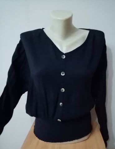 pull and bear šuškavac: M (EU 38), Jednobojni, bоја - Crna — 2