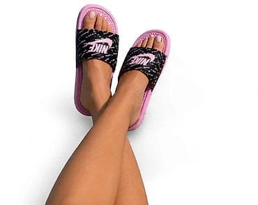 ovs kupaci za decu: Nike ženske papuče – crno/ružičaste - Model: klasične slide papuče sa — 1