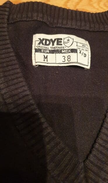 c a zimske jakne: Pull bear džemper uz telo V izrez za muškarce. Pazuh 48 cm, duzina — 2