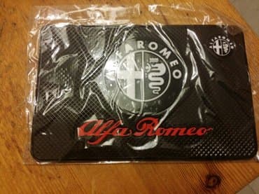 Tuning oprema: Neklizajuća podloga ALFA ROMEO ALFA ROMEO gumena neklizajuća podloga — 8