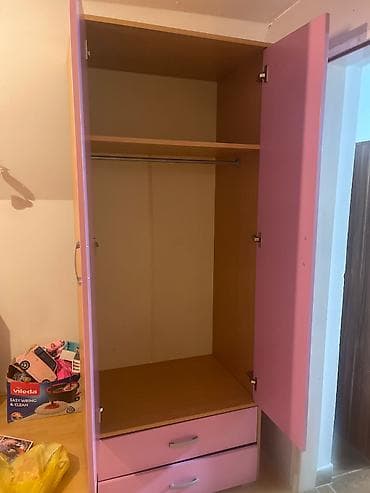 deciji ormari polovni: Dvoslojni garderober sa dvokrilnim vratima u rozoj boji, idealan za — 3