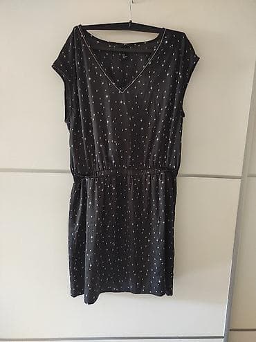 Haljina H&M veličina 38. Prelepa uzivo na lalafo.rs Haljina H&M veličina 38. Prelepa uzivo