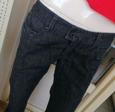 pantalone push up: Nove farmerice Vel 42
Povoljno
UVOZ Turska — 3
