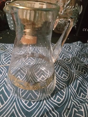 Stakleni bokal sa ručkom i izlivačem - Materijal: providno staklo -