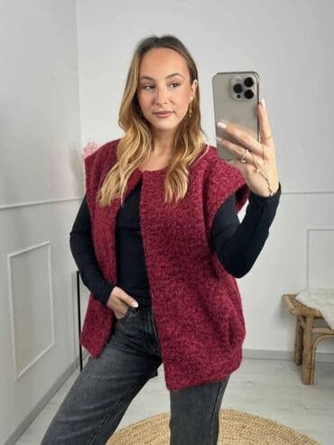 crna kosulja sive pantalone: Ženski prsluk bez kopčanja – meka “bouclé”/fluffy tekstura - Model — 1