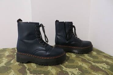 lara dresses new york: High boots, 37 — 1