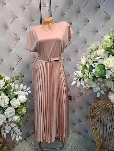 Elegantna plisirana maxi haljina sa kaišem - Silueta: gornji deo kao na lalafo.rs Elegantna plisirana maxi haljina sa kaišem - Silueta: gornji deo kao