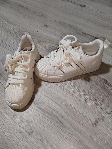 polovni nike duksevi: Bele patike “Seasisa” – broj 38 - Model: niske patike sa zaobljenim — 1