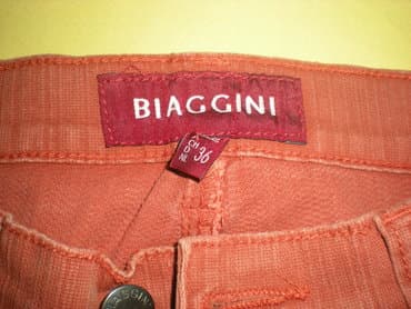 svecane pantalone i tunike: FARMERKE BIAGGINI Tegljive, blago zvonaste farmerke cigla boje — 2