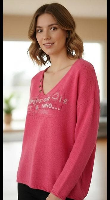 m torbe: Ženski pulover u pink boji - Model sa lagano spuštenim ramenima i — 1