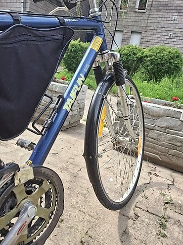 ski odelo devojcice: Gradski/treking bicikl – 28” Karakteristike: - Veličina točkova: 28” — 6