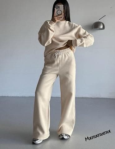 Donji deo: 🔥Ženski termo trenerka komplet – duks + široke pantalone
✅3000 din — 3