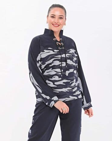 muske trenerke 4xl: Crna i teget
2xl - 4xl
4200 — 1