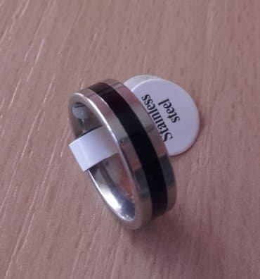 Aksesoari za kosu: Nakit - prsten. Prsten od nerđajućeg čelika. Veličina 6,5/14/54 /17 — 2