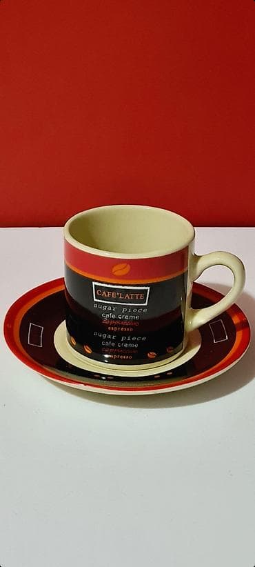 solje za espresso kafu: Servis 6 malih šoljica sa tacnom za kafu, motiv “CAFE’ LATTE”. - Nove — 7