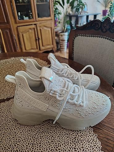 steve madden patike zenske: Steve Madden Ženske patike – bele, ukrašene, potpuno nove, kupljene u — 2