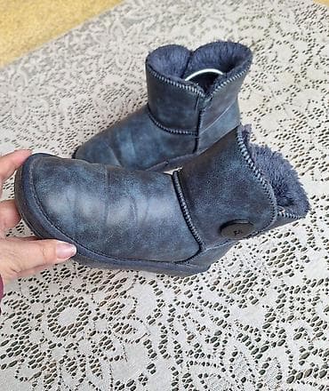 kožne starke converse: Tople čizme „šunjalice“, broj 37 - Unutrašnje gazište: 23,5 cm - — 6