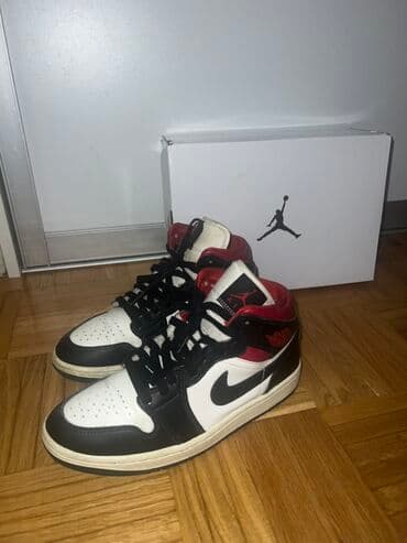 bele jordanke: Patike, Air Jordan — 1