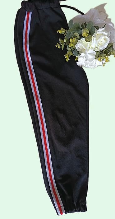 doca tasne: Crni komplet trenerke – gornji deo i donji deo - Materijal: mekana — 4