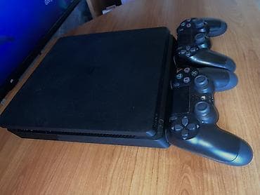 Računari, laptopovi i tableti: Sony PlayStation 4 Slim konzola + 2 DualShock bežični kontroleri IMA — 3