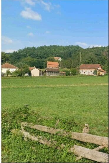 kuce obrenovac: 80 kv. m, 4 sobe — 4