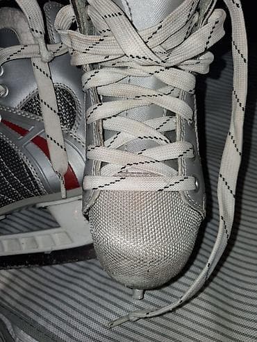 decij: Dečije hokejaške klizaljke (srebrno-crne sa crvenim detaljima) br 30 - — 3