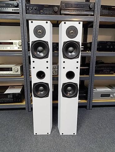 Vifa beli dvosistemac. podnostojeci zvucnici poseduje vifa drajvere