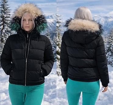 Jakna zimska Pretopla Ima dva reda kopčanja Sa prelepim mekanim krznom