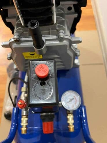parkside kompresor: Ovaj plavi kompresor za vazduh je opremljen motorom i rezervoarom — 1