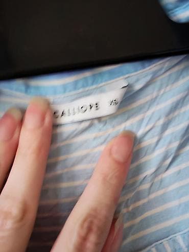 bluza sa volanima: Ženska košulja Calliope, veličina XS. - Model: klasična košulja na — 2