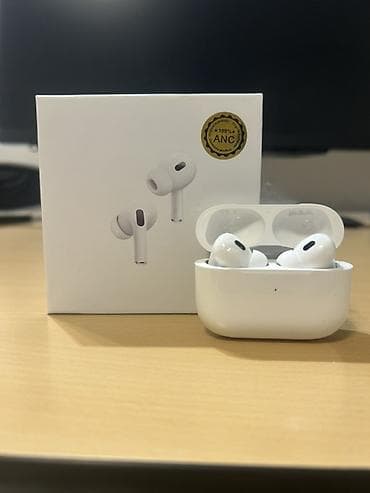 Apple AirPods Pro (2. generacija) sa MagSafe kućištem za punjenje na lalafo.rs Apple AirPods Pro (2. generacija) sa MagSafe kućištem za punjenje