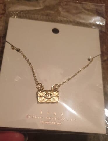 biserne ogrlice bižuterija: Chanel logo cc zlatan privezak sa i lančić zlatne boje - kao ogrlica — 1