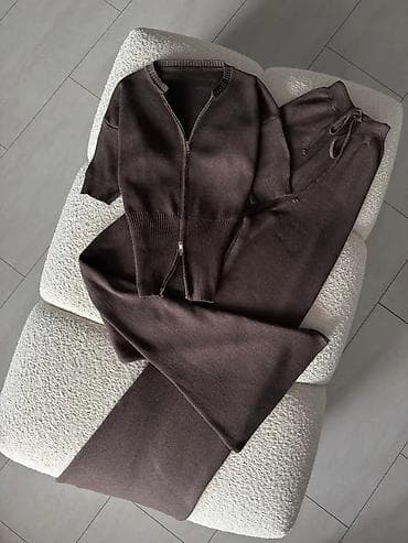 helanke bez savova: Pleten komplet – džemper sa kratkim rukavima i ravne pantalone - Dve — 4