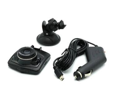 Audio tehnika: I. 12. Auto kamera Cena: 3499din Specifikacija: 1920 k 1080 p FULL — 4