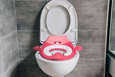 gumena cetka za wc solju: Adapter za WC šolju sa rukohvatima, Pink – ECOTOYS Šifra proizvoda — 7